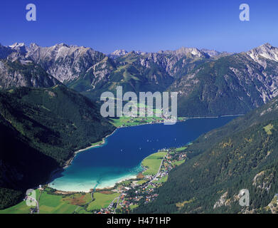 L'Autriche, le Tyrol, l'Achensee, Rofangebirge, Maurach, Achensee Pertisau, arrière-plan et Karwendelgebirge, vue depuis le col de niveau, Banque D'Images