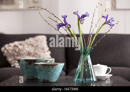 Interieur, bols, vase, fleurs, mug, oreiller, Banque D'Images