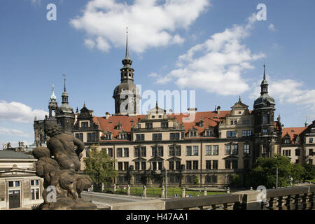 Allemagne, Saxe, Dresde, place du théâtre, de résidence, de la ville, vue sur la ville, centre-ville, la construction, l'architecture, l'attaque d'househusband, tours, résidence, Wettiner, Renaissance, tourisme, statue, Banque D'Images