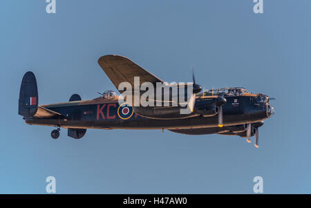 Le seul bombardier Lancaster Avro en état de vol dans le Royaume-Uni, PA474, exploité par la Battle of Britain Memorial Flight. Banque D'Images