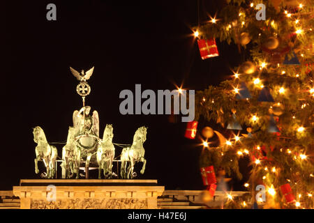 Berlin, la décoration de fête de Noël devant la porte de Brandebourg, détail, soir, Banque D'Images