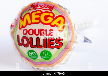 Swizzels double lollies mega lolly isolé sur fond blanc Banque D'Images