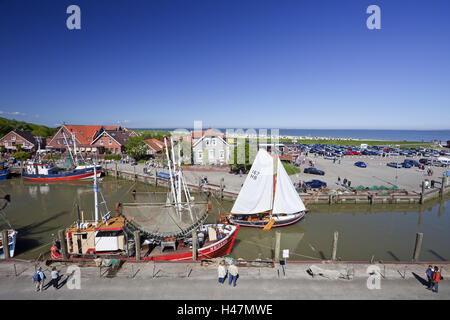 Coupeuses de crabe dans le port Neuharlingersiel, sommaire, Banque D'Images