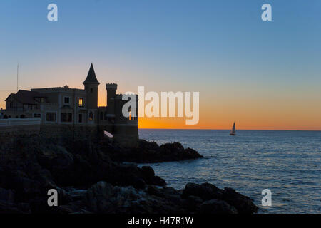 L'Amérique du Sud, Chili, Vina del Mar, la côte Pacifique, Château Wulff, voilier, coucher de soleil, Banque D'Images