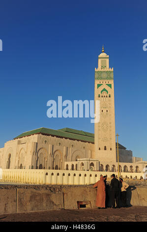 Vue sur la Grande Mosquée Hassan II de Casablanca, la vue la plus impressionnante, au coucher du soleil Banque D'Images