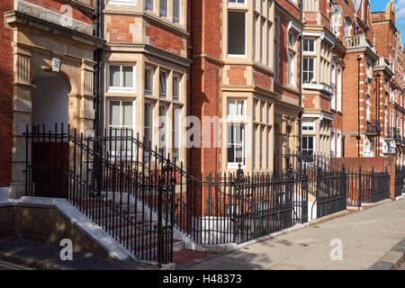 Maisons mitoyennes à Kensington, Londres Angleterre Royaume-Uni Banque D'Images