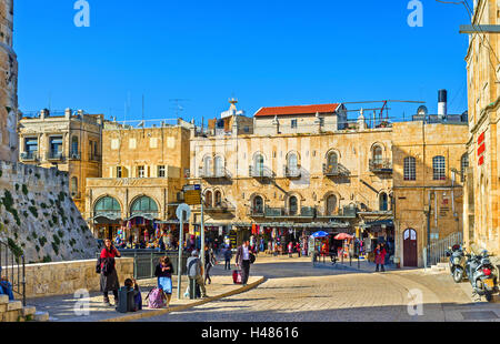 La rue touristique d'Omar ben el-Hatab relie intérêt tels que la porte de Jaffa et de vieux bazar sur David's street, Jérusalem Banque D'Images