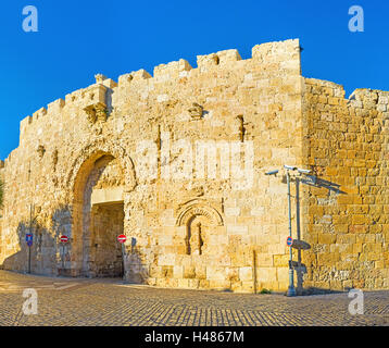 La Porte de Sion situé entre le Mont Sion avec ses repères et le quartier arménien de la vieille ville de Jérusalem, Israël. Banque D'Images