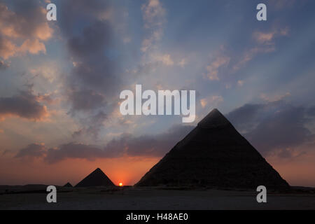 L'Egypte, Le Caire, les pyramides de Gizeh, Le coucher du soleil, Banque D'Images