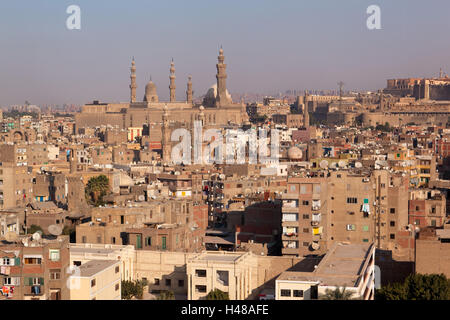 Egypte, Caire, vue à partir de la mosquée d'Ibn Tulun au Mosque-Madrassa du Sultan Hassan, Banque D'Images