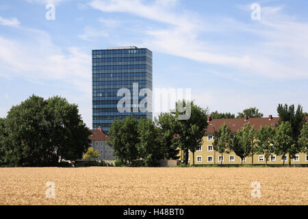 Germany, Bavaria, Munich, édifice de l'administration, des tours d'Allemagne du Sud, d'édition, ville, immeuble, architecture, SV high rise, partie ville, périphérie, Zam, München-Zamdorf village, maison d'édition, contraste, nouveau bâtiment, des locaux commerciaux, maisons résidentielles, contraste, grain, champ Banque D'Images