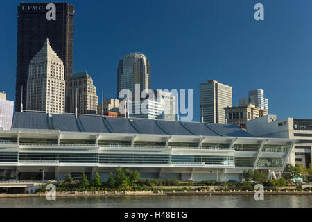 DAVID LAWRENCE CONVENTION CENTER (©RAFAEL VINOLY 1999) de la rivière Allegheny de PITTSBURGH DOWNTOWN SKYLINE NEW YORK USA Banque D'Images