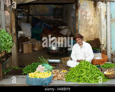 Ahmedabad, Gujarat, Inde - Janvier 30 : vente de légumes de charrettes dans la rue dans la ville ahmedad dans le Gujarat st Banque D'Images