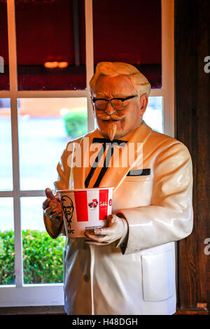 Le Colonel Sanders KFC Harland Sanders statue à l'intérieur du café et musée KFC dans Corbin Kentucky Banque D'Images