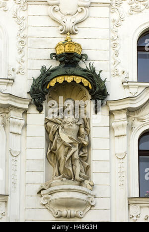 L'Autriche, Vienne, Lugeck, Bäckerstrasse 1, façade figure empereur Friedrich III. dans la façade de l'ancienne cour, Regensburger Banque D'Images