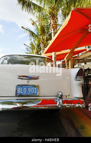 Chevrolet Bel Air, l'année de fabrication en 1957, les années 50, American les habitués, Ocean drive, à South Miami Beach, genre de déco, Florida, USA, Banque D'Images