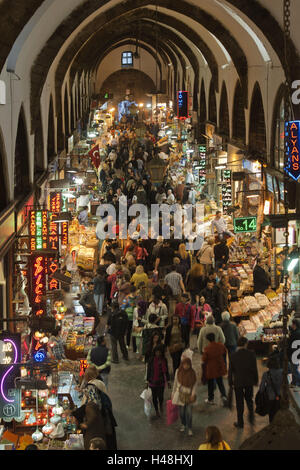 La Turquie, Istanbul, Eminönü, marché aux épices ou bazar Egyptien, Misir Carsi, Banque D'Images