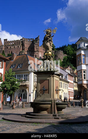 Allemagne, Heidelberg, Bade-Wurtemberg, vieille ville, bien, Madonna, marché des céréales, serrure, building, statue, la statue de Marien, château, maisons, l'ensoleillement, Banque D'Images