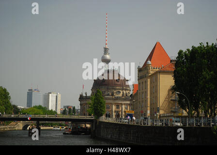 Allemagne, Berlin, la Spree, l'île aux musées, le Musée de Bode, tour de télévision, ville, capitale, bâtiment, façades, musée, Bodemuseum, patrimoine culturel mondial de l'UNESCO, l'art, de la culture, de l'endroit d'intérêt, pont, Banque D'Images