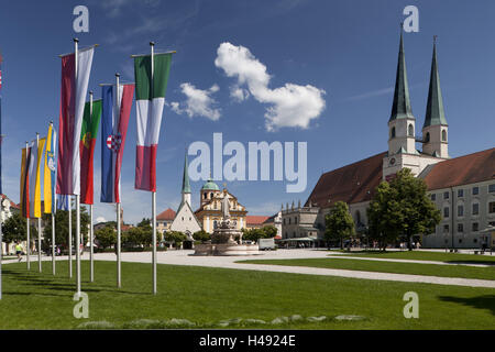 L'Allemagne, la Haute-Bavière, Altötting, band de l'espace, ville, architecture, pèlerinage, église, band, de l'espace, de la religion, eh bien, Bavarois, grace, église paroissiale de la ville, la structure, l'édifice sacré, foi, pèlerinages, lieu de pèlerinage, les sites de pèlerinage, de la religion, f Banque D'Images