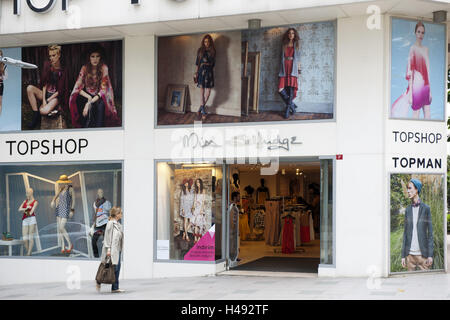 La Turquie, Istanbul, Nisantasi, Vali Konagi Caddesi, top shop, Topman Banque D'Images