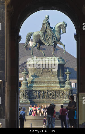 Chenil avec Sempergalerie, vue de la King's Johann monument à la place du théâtre, Dresde, Saxe, Allemagne, Banque D'Images