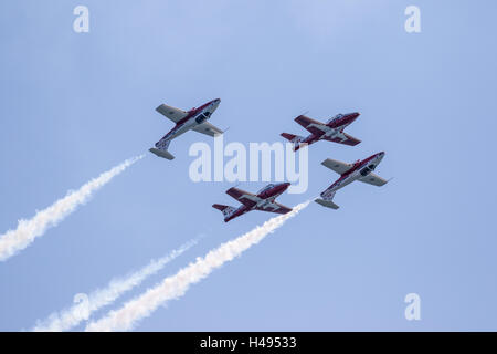 Les Snowbirds voler dans un classique de la formation Four-Plane Banque D'Images