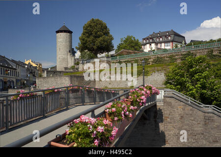 Allemagne, Hesse, château Weil, pont, Tour de ville, verrou, bâtiment, architecture, tour, baroque, Vieille Ville Weilburger, fleurs, verrouillage de la Renaissance, nature, Parc, Jardin, parc du château, garde-corps, Banque D'Images