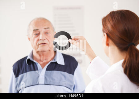 Les cadres supérieurs, l'essai d'oeil, Banque D'Images