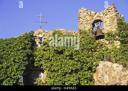 Espagne, Andalousie, Costa del Sol, Mijas Pueblo, rock, église de pèlerinage, lieu de pèlerinage, place, église, église en pierre, band, de l'église, structure, pèlerinage, Bell, Bell Tower, croix, Silence, repos, point d'intérêt, lieu de pèlerinage, de la religion, la foi, la croix, saint's photo, déserte, Banque D'Images