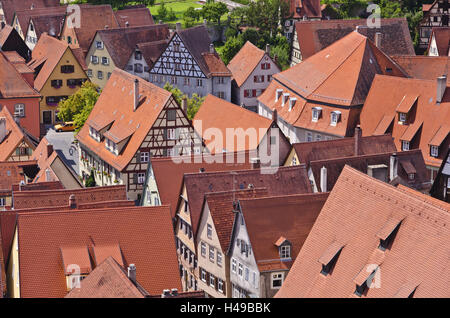 Allemagne, Bavière, Thuringe, Dinkelsbühl (ville), Vieille Ville, marché du vin, de l'architecture, point de vue, les maisons de ville, les toits, les loisirs, la construction, la culture, le patrimoine culturel, Destination, de la vue, de l'été, soleil, vue sur la ville, le tourisme, un centre touristique, med Banque D'Images