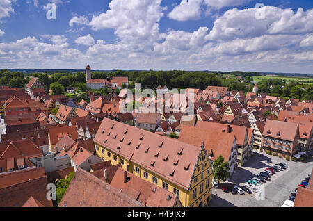 Allemagne, Bavière, franc, Dinkelsbühl, Vieille Ville, marché du vin, l'architecture, lookout, maisons de ville, des toits, des loisirs, de la construction, de la culture, monument culturel, les cumulus, la destination, le lieu d'intérêts, l'été, l'ensoleillement, la vue sur la ville, le tourisme, t Banque D'Images