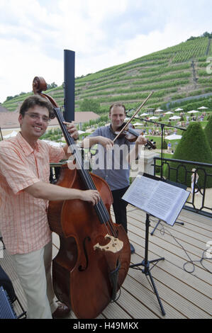 Lock Wackerbarth, musicien sur balcon, Radebeul, Saxe, Allemagne, Banque D'Images