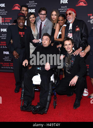 West Hollywood, Californie, USA. 13 Oct, 2016. Staz Nair, Ben Vereen, Victoria Justice, Ryan McCartan, Reeve Carney, Ivy Levan, Christina Milian et Tim Curry arrive pour la première de ''The Rocky Horror Picture Show ; faisons-le encore une fois le Time Warp'' Premiere au Roxy Theatre. Credit : Lisa O'Connor/ZUMA/Alamy Fil Live News Banque D'Images