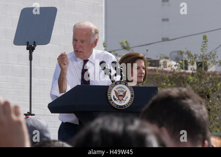 Las Vegas, Nevada, USA. 13 octobre, 2016. Le vice-président Biden rallyes travailleurs culinaire le 13 octobre 2016 au Culinary Workers Union à Las Vegas, NV. Crédit : l'accès Photo/Alamy Live News Banque D'Images