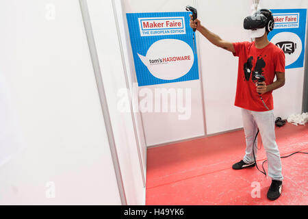 Rome, Italie. 14 octobre, 2016. Rome 2016 Maker Faire, l'édition européenne de la Maker Faire, une vitrine de trois jours de l'invention, la créativité et l'ingéniosité dans le domaine de la science et de la technologie se réunit à Rome. Maker Faire Rome est le plus grand salon au monde après la "zone Bay' et 'New York' aux États-Unis. Credit : Giuseppe Ciccia/Alamy Live News Banque D'Images