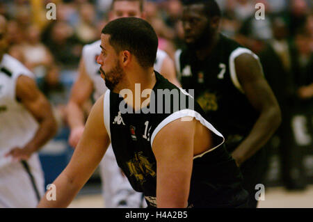 Newcastle sur Tyne, Royaume-Uni, le 14 octobre 2016. Jamal Williams de Lions Londres jouant contre Newcastle blanche dans la British Basketball League chez Sport Central. Crédit : Colin Edwards / Alamy Live News Banque D'Images