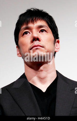 Acteur japonais Hidetoshi Nishijima assiste à un stade d'accueil pour ''la femme dans la plaque d'argent'' le 15 octobre 2016, Tokyo, Japon. Entièrement tourné en France avec une société étrangère exprimés, le film de langue française a été créée à l'occasion du Festival International du Film de Toronto. Le film hits théâtre partout au Japon le 15 octobre. © Rodrigo Reyes Marin/AFLO/Alamy Live News Banque D'Images