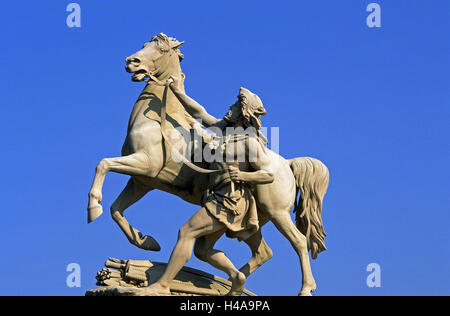 L'Allemagne, 1, Schwerin, verrouillage, pont château Schweriner, statue, horse tamer, lac Castle, castle island, art, culture, Landtag, siège du château, avant, vue avant, pont figure, tamer cheval sculpture, sculpture, arrêt sur image, l'homme, le cheval, restreindre, historiquement, l'architecture, sculpture, point d'intérêt, Obotrit, en 1876, Banque D'Images