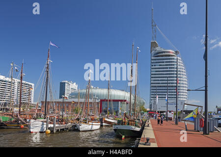 New Harbour, les bateaux à voile, promenade du port, chambre climatique, de l'Atlantic Hotel Sail city Bremerhaven, Allemagne,, Banque D'Images