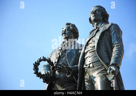 Goethe et Schiller monument situé devant le théâtre national de Weimar, en Thuringe, Allemagne, Banque D'Images