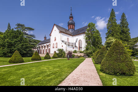 Allemagne, Hesse, région du Rheingau, Eltville am Rhein, monastère cloître Eberbach, jardins avec basilique, Banque D'Images