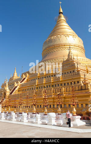 Temple Shwezigon à Bagan, Myanmar Banque D'Images