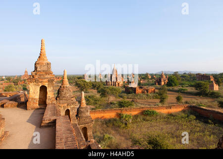 Coucher de soleil sur les temples de Bagan, Myanmar Banque D'Images