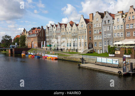 Le quartier historique de la vieille ville de Gdansk borde la rivière Motlawa. Gdansk, Pologne. Banque D'Images