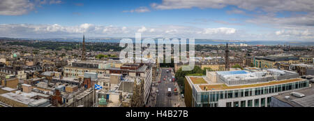 Édimbourg, Écosse - 31 août 2016 : vue panoramique sur le centre d'Edinburgh en Ecosse sur un jour nuageux Banque D'Images