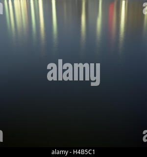 Surface de l'eau, des lumières, de la réflexion, de l'eau, nuit, Banque D'Images