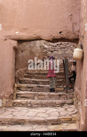 L'Afrique, le Maroc, l'Atlas, Ouarzazate, lane dans la Kasbah Ait Ben Haddou, Banque D'Images