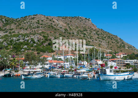La Turquie, province de Mugla, la péninsule de Bozburun, Bozburun, vue sur la ville avec Harbour Banque D'Images