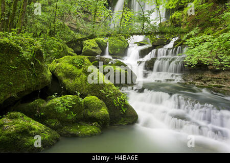 Vous Cascade Verneau, Nans-sous-Sainte-Anne, Doubs, France Banque D'Images